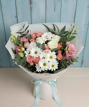 Букет цветов из:  Розы, Лизиантусы и Хризантемы в Сусанино