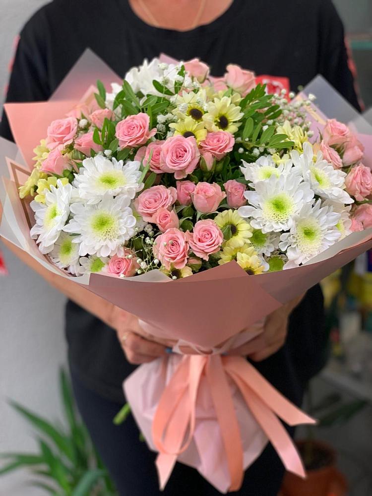 Букет цветов из: Розы и Хризантемы в Сусанино