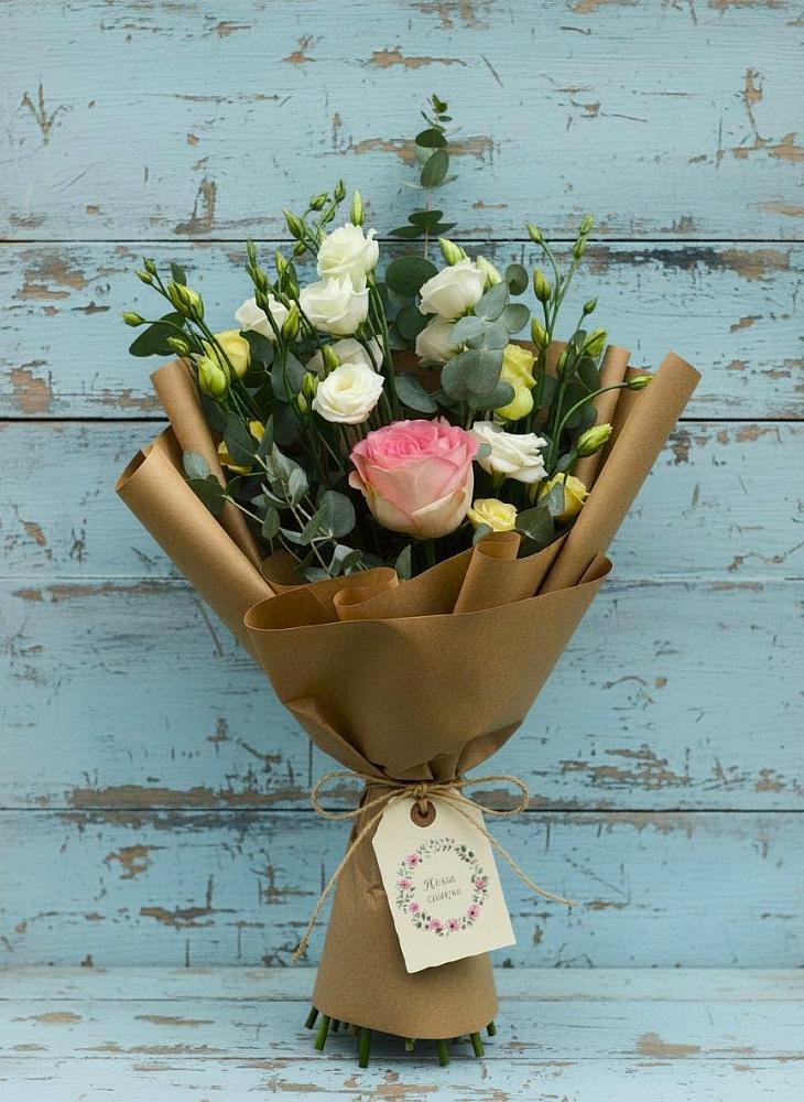 Букет цветов из: Розы и Лизиантусы в Сусанино