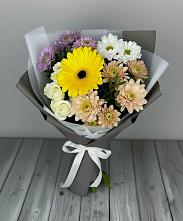 Букет цветов из:  Розы, Герберы и Хризантемы в Сусанино