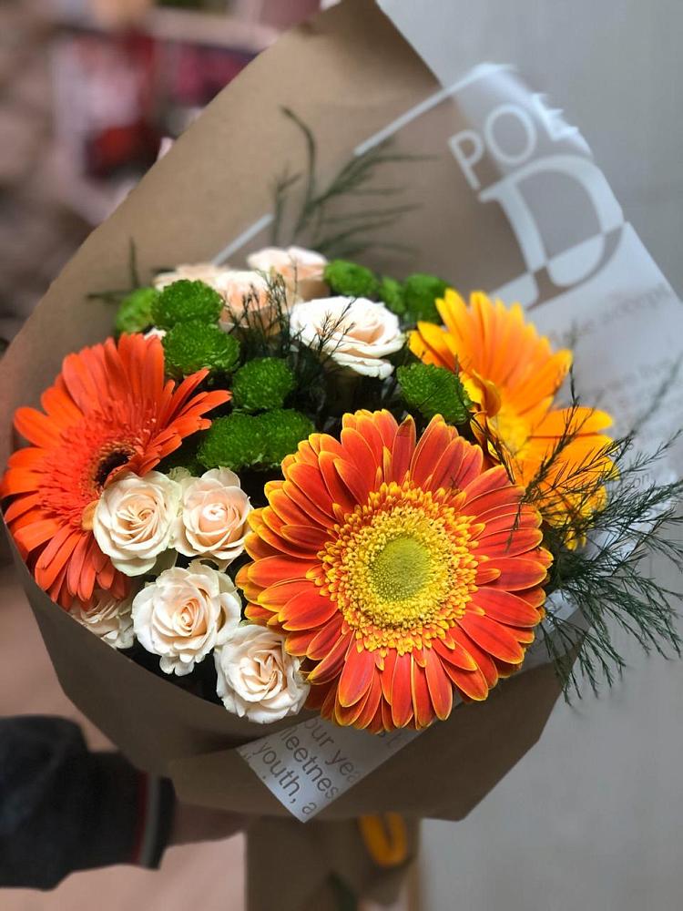 Букет цветов из: Герберы, Хризантемы и Розы в Сусанино